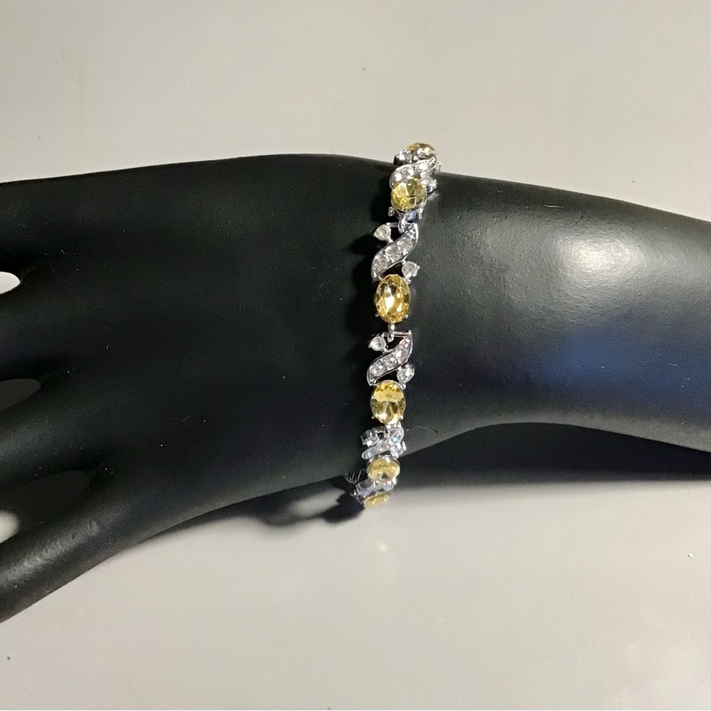 Crystal Champagne Leaf Bracelet Yellow/Silver NWOT - Picture 5 of 5
